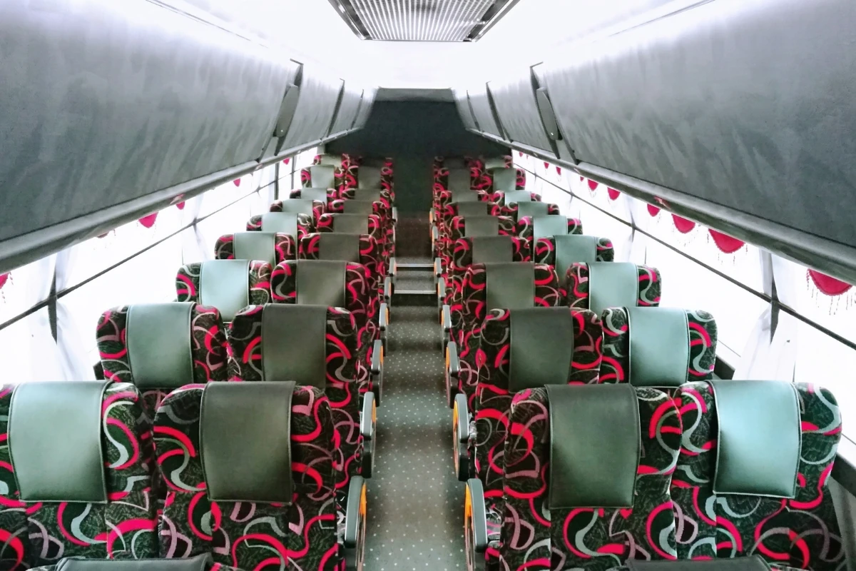 Coach and Tour Bus comfortable passenger seats in 20 to 44 seater tour bus SG to Malaysia for corporate events.