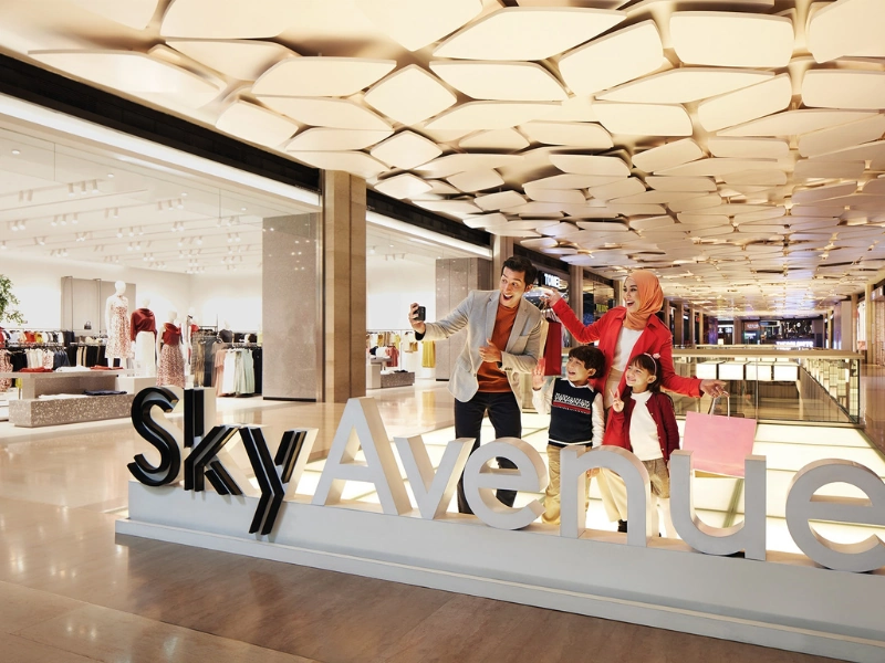 The vibrant SkyAvenue shopping mall at Resorts World Genting, a premier dining and retail hub included in your flexible Genting Highlands day trip private car itinerary.