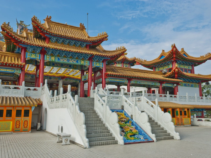 Ornate golden roofs and traditional Chinese architecture at the majestic Thean Hou Temple, a picturesque cultural stop on your Kuala Lumpur day trip private car tour.