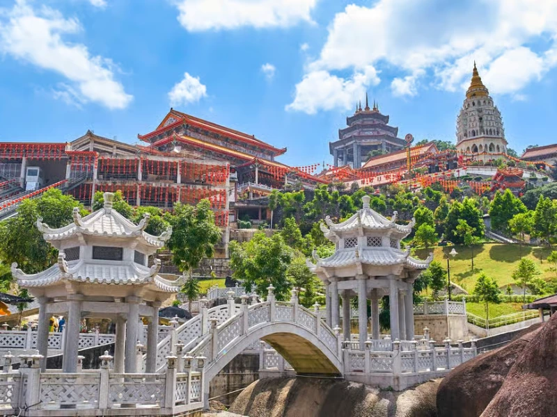 The majestic Kek Lok Si Temple in Penang, a magnificent Buddhist landmark you can explore without parking stress on your comfortable Penang Day Trip by private car.