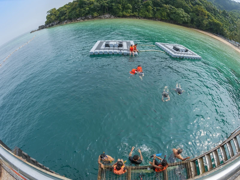 Stunning view of Tioman Island crystal clear waters, your ultimate snorkeling escape after a relaxing Singapore to Mersing day trip.